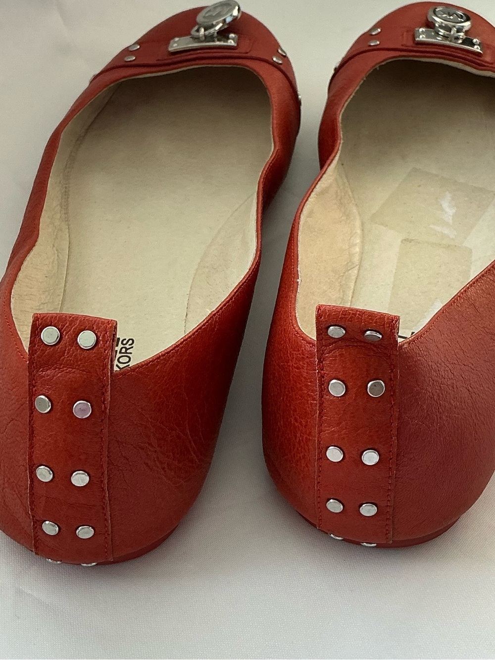 Michael Kors Red Leather Ballet Flats Logo Pendant Hamilton padlock shoes - Picture 3 of 6